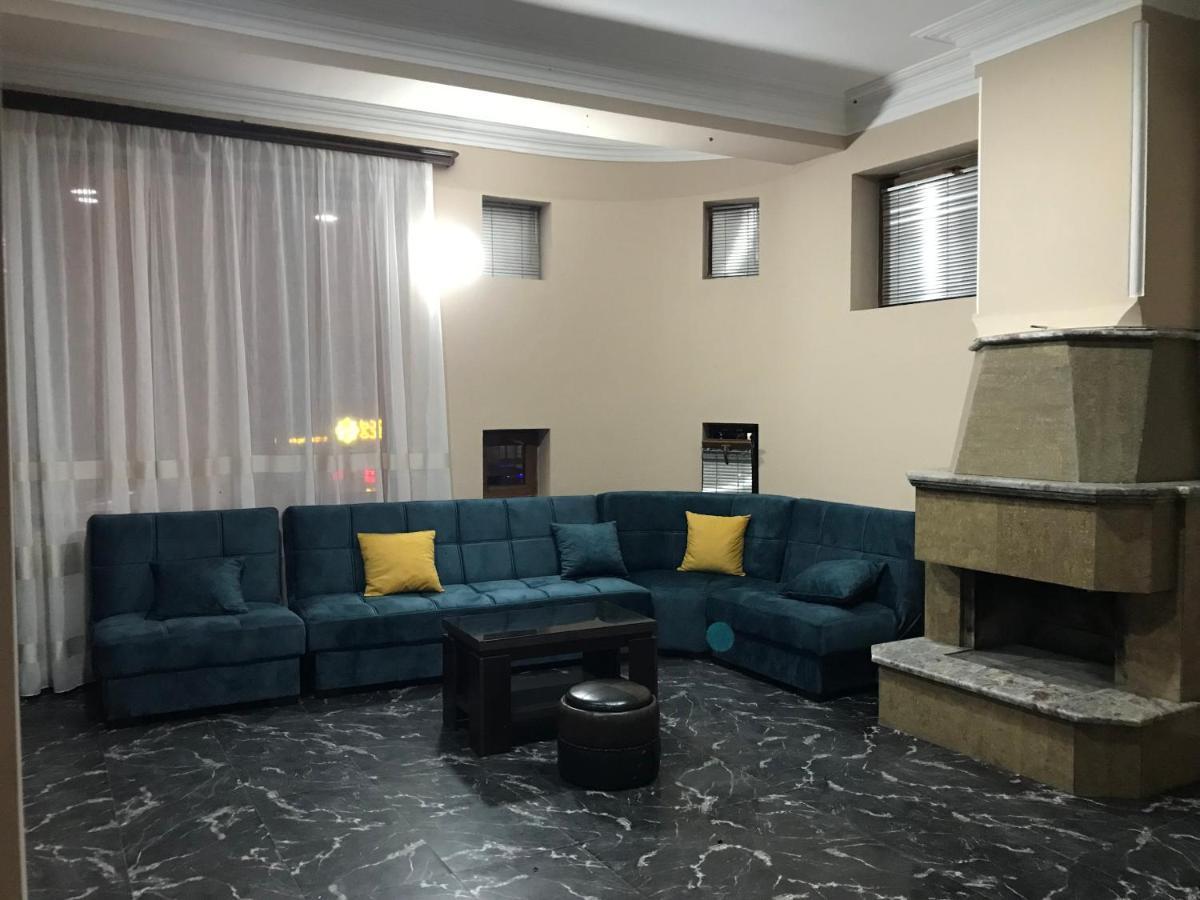 Hotel Rostus à Tbilissi Extérieur photo