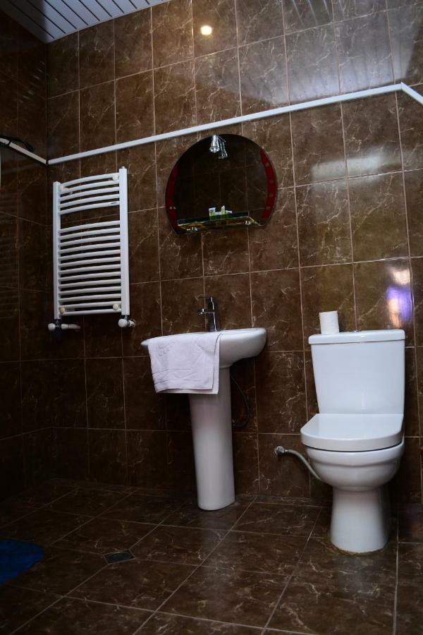 Hotel Rostus à Tbilissi Extérieur photo